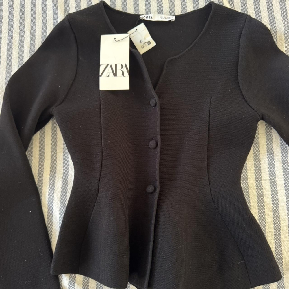 Zara Black Button-Up Blazer